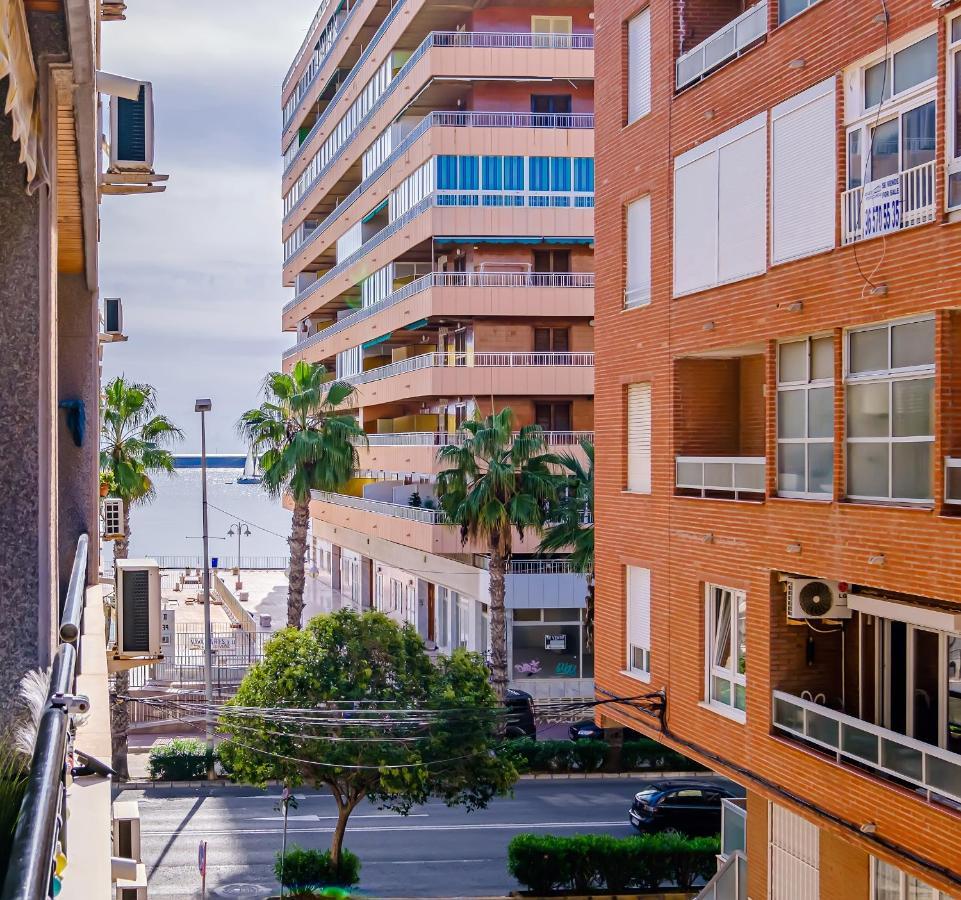 Apartament Alexandro'S Apartment Torrevieja Bagian luar foto