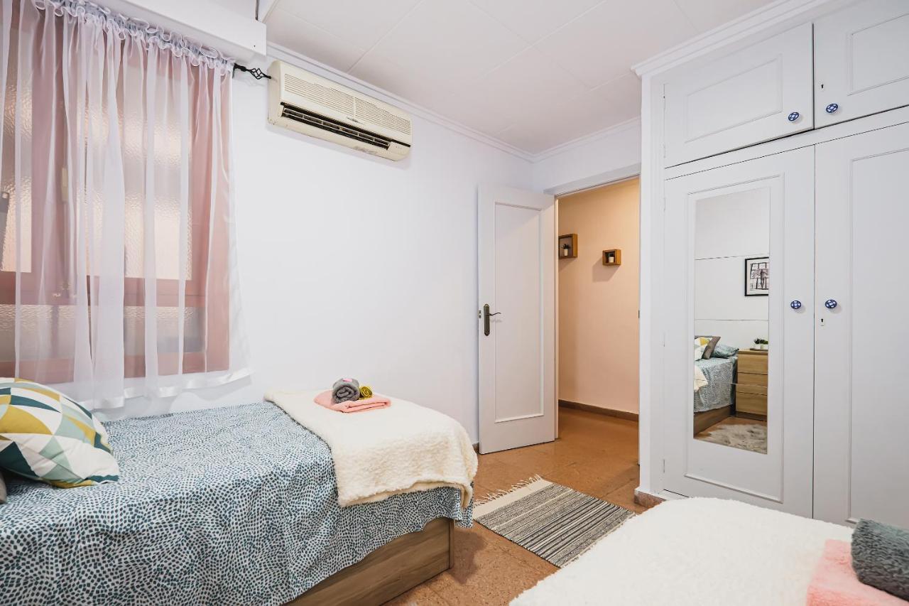 Apartament Alexandro'S Apartment Torrevieja Bagian luar foto