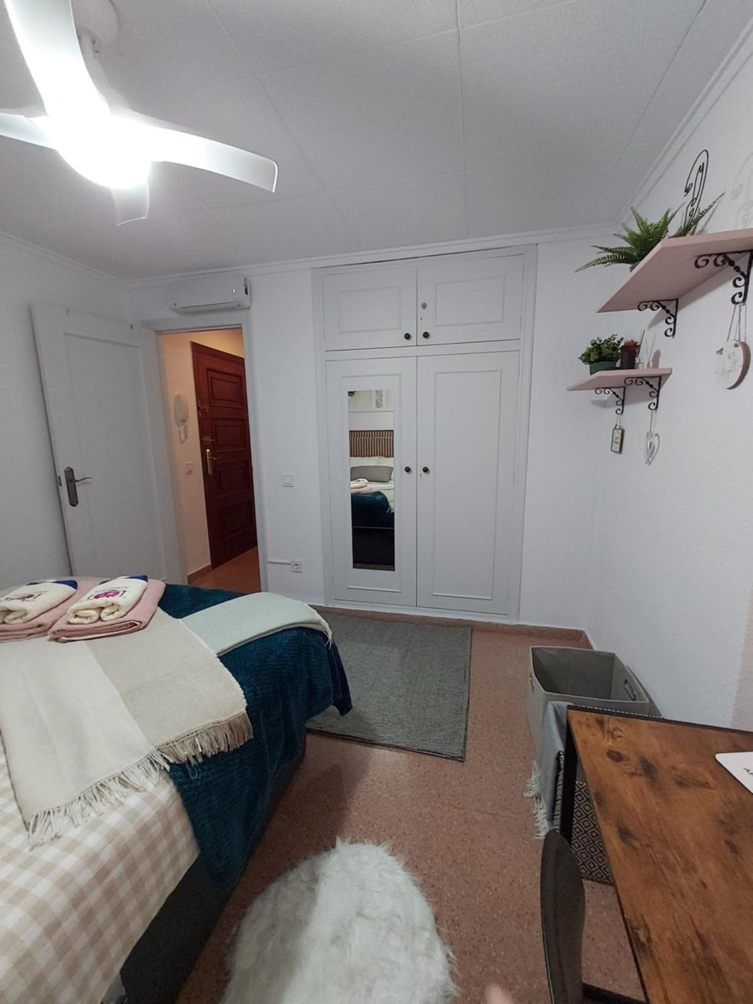 Apartament Alexandro'S Apartment Torrevieja Bagian luar foto