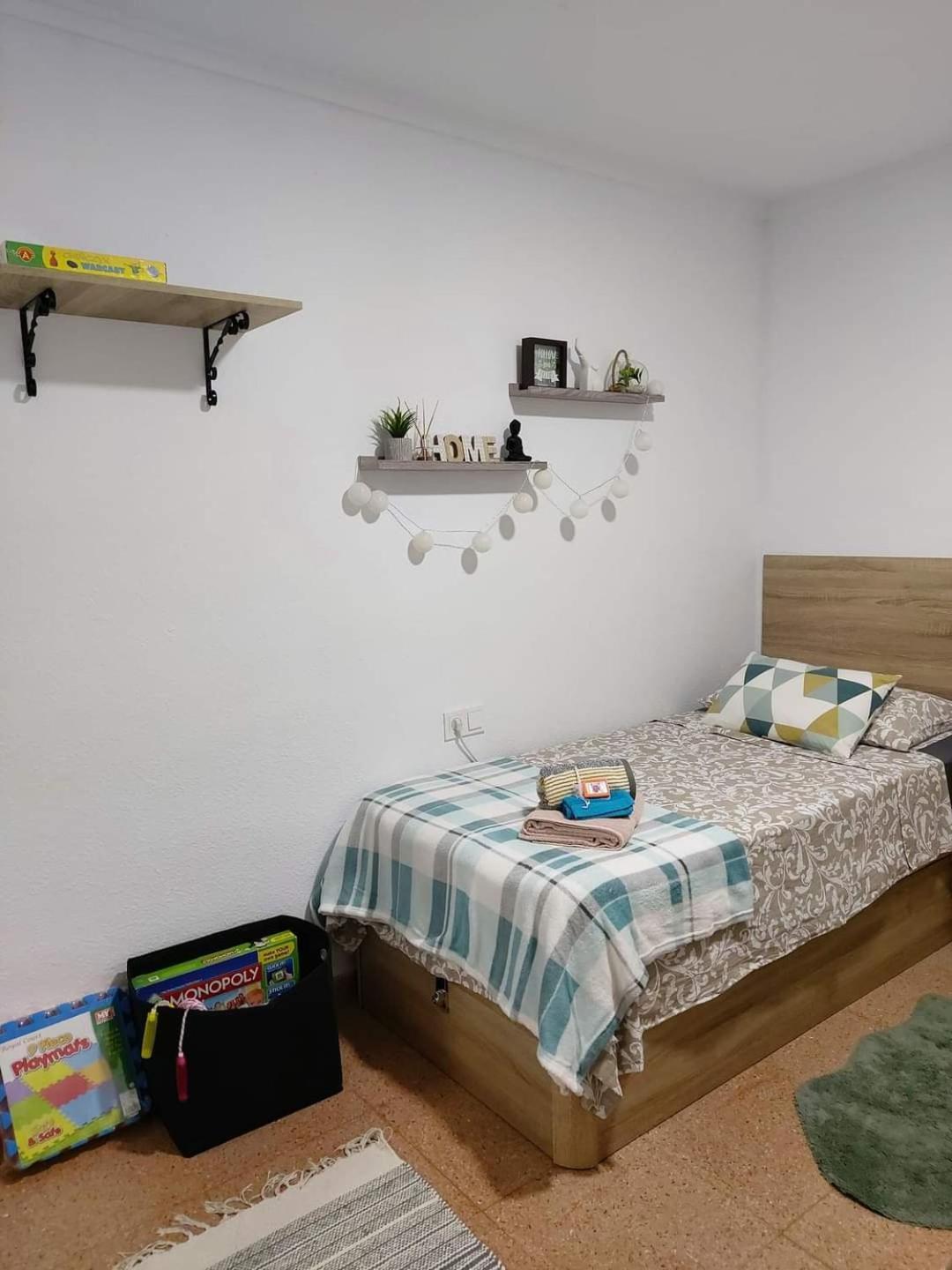 Apartament Alexandro'S Apartment Torrevieja Bagian luar foto
