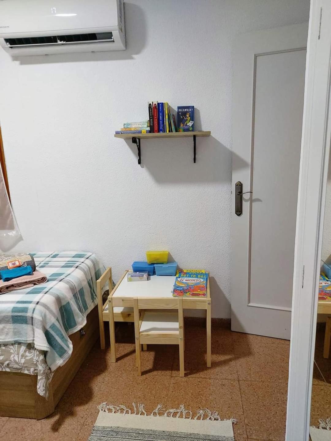 Apartament Alexandro'S Apartment Torrevieja Bagian luar foto